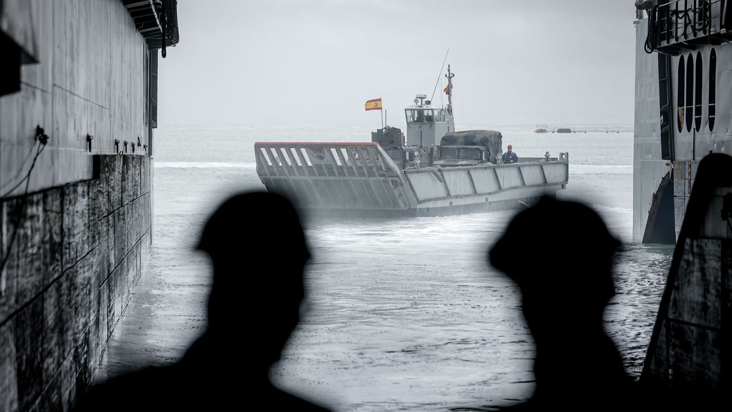 Bei "Steadfast Dart 26" wird die Verlegung von Truppen und Material innerhalb Europas geübt. Foto: Kay Nietfeld/dpa