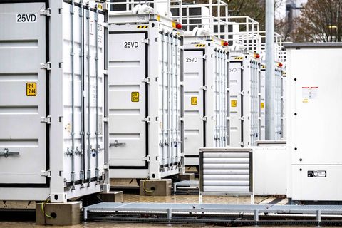 In Lingen betreibt der Energiekonzern RWE bereits einen Batteriespeicher mit 45 Megawatt Leistung. Ein neuer soll 400 Megawatt h