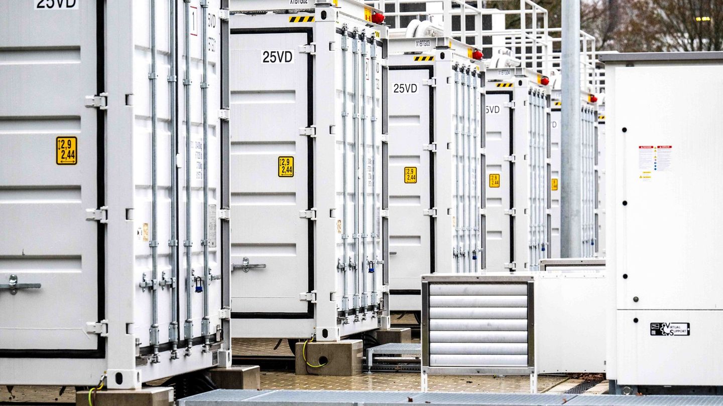 In Lingen betreibt der Energiekonzern RWE bereits einen Batteriespeicher mit 45 Megawatt Leistung. Ein neuer soll 400 Megawatt h