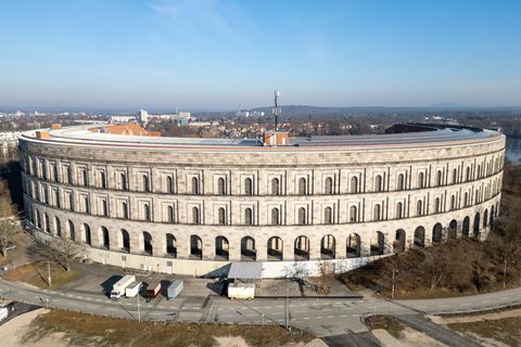 In der Kongresshalle wollte Hitler einst während der Reichsparteitage seine Reden halten. Die Nazis haben das monumentale Bauwer