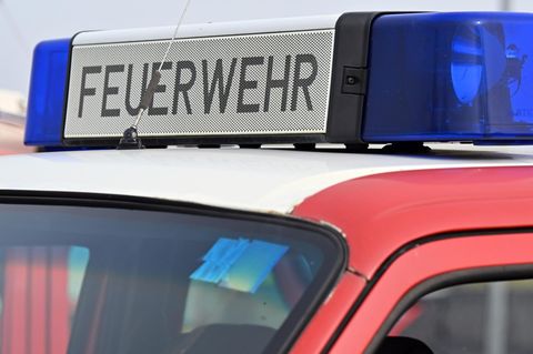 Die Feuerwehr barg den Leichnam aus einem See in Heiligenhafen (Symbolbild)