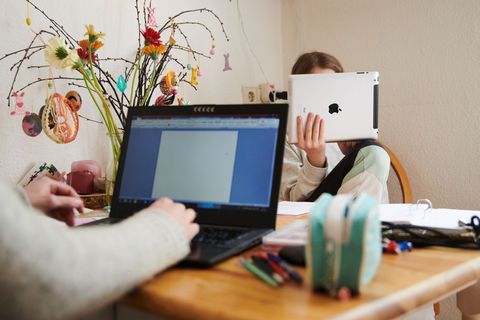 Der Brandenburger Landtag hat über einen AfD-Antrag zur Änderung der Schulpflicht für mehr häusliches Lernen entschieden. (Symbo