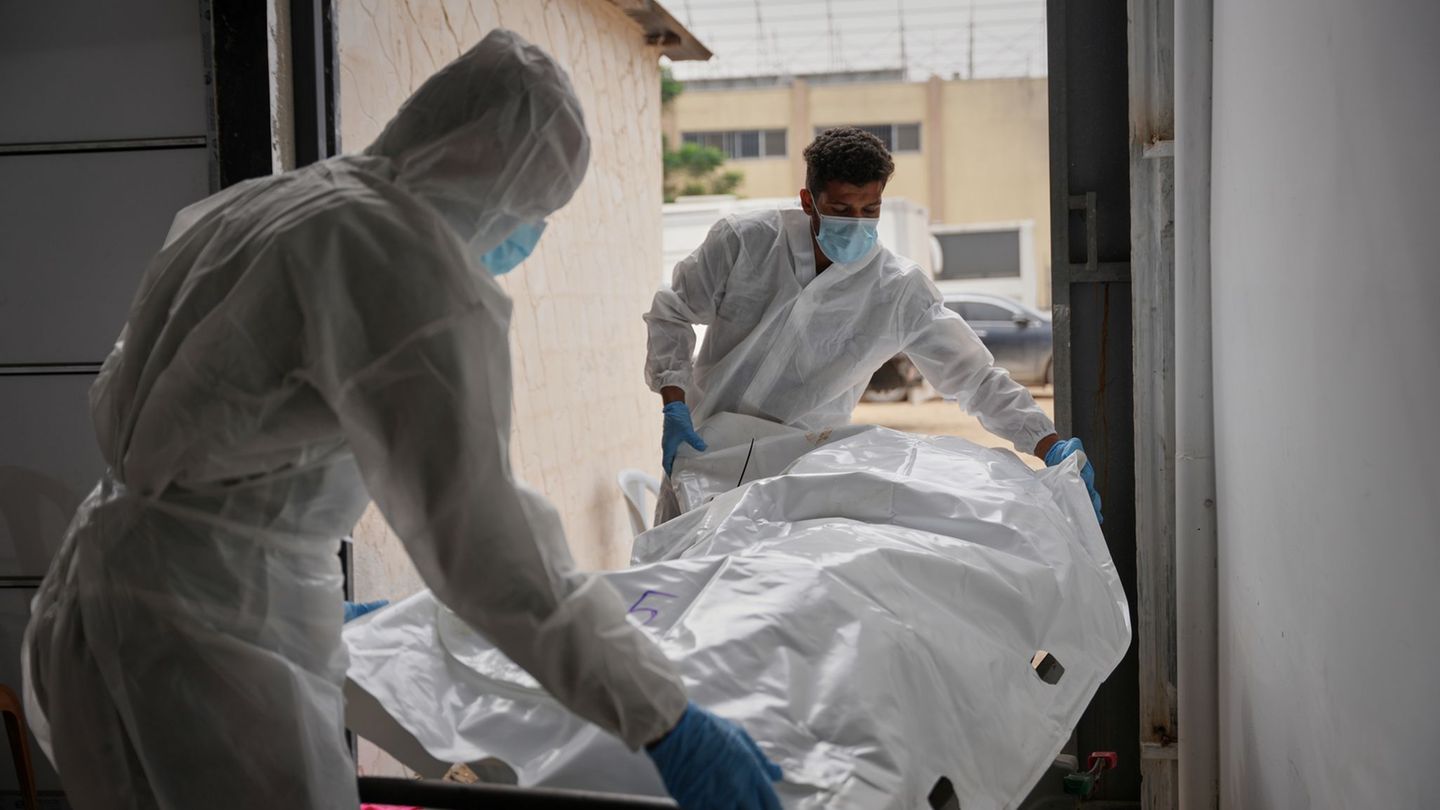 Aus Israel übermittelte Leichen von Palästinensern im Süden des Gazastreifens. (Archivbild) Foto: Abdel Kareem Hana/AP/dpa