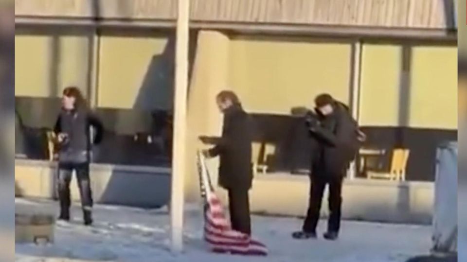 Ein deutscher Comedian will die US-Flagge in Grönland hissen.