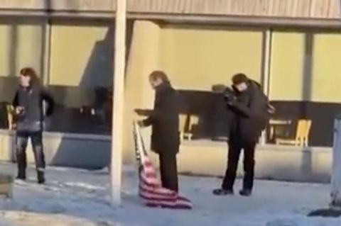 Ein deutscher Comedian will die US-Flagge in Grönland hissen.