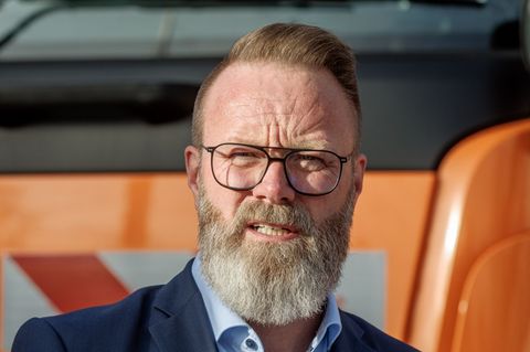 Verkehrsminister Claus Ruhe Madsen will schneller bauen lassen. (Archivbild) Foto: Markus Scholz/dpa