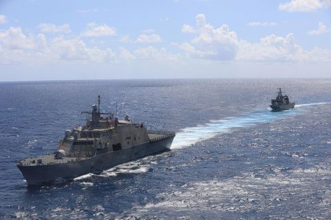 US-Kriegsflotte vor Iran in Stellung: "Trump will vom Inland ablenken"