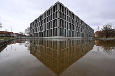 Das Bundesarbeitsgericht hat bereits in mehreren Grundsatzurteilen zum Tragen eines Kopftuchs am Arbeitsplatz entschieden. (Arch