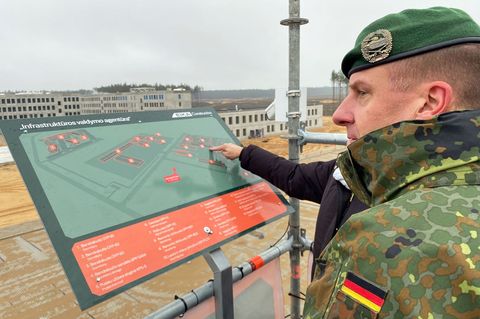 General Christoph Huber ist der Brigadekommandeur. (Archivbild) Foto: Alexander Welscher/dpa