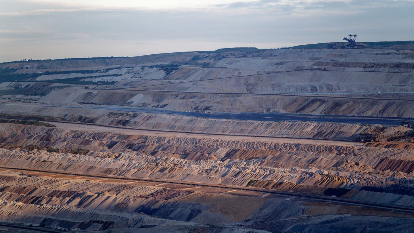 Der Tagebau Hambach im Rheinischen Revier wurde von RWE betrieben. Foto: Henning Kaiser/dpa