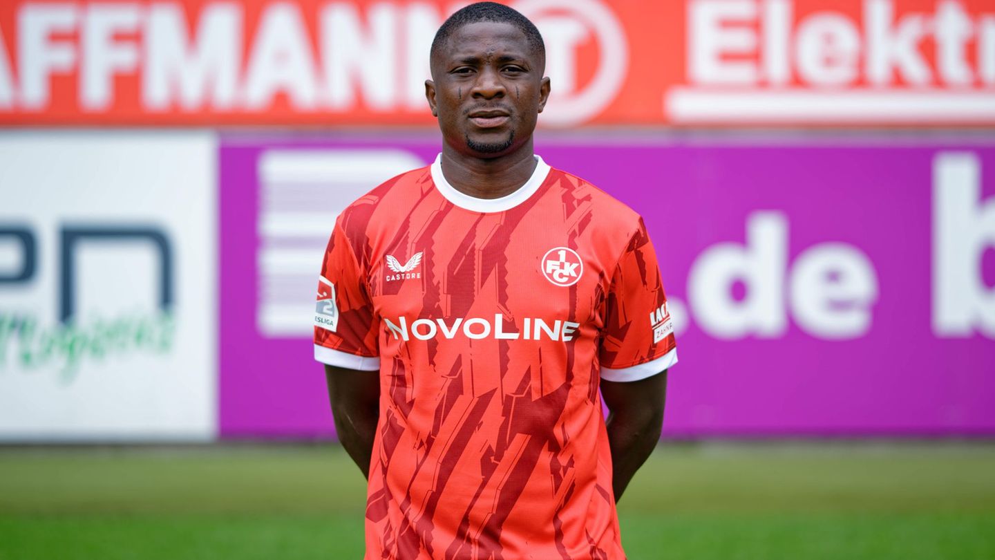 Afeez Aremu verlässt den 1. FC Kaiserslautern. (Archivbild) Foto: Uwe Anspach/dpa