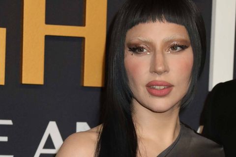 Lady Gaga steht am Sonntag bei den Grammys auf der Bühne.