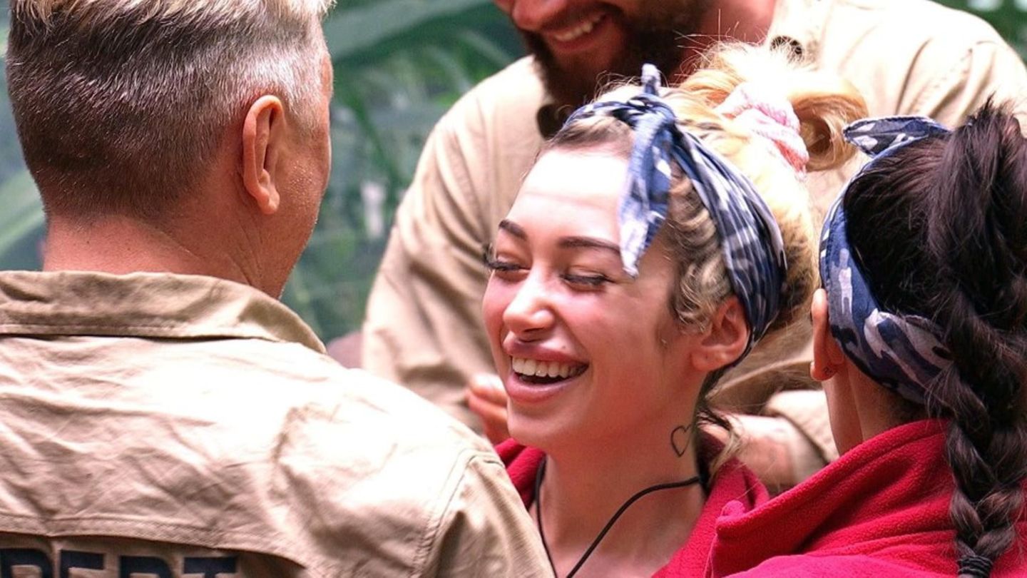 Dschungelcamp-Ariel-w-chst-ber-sich-hinaus