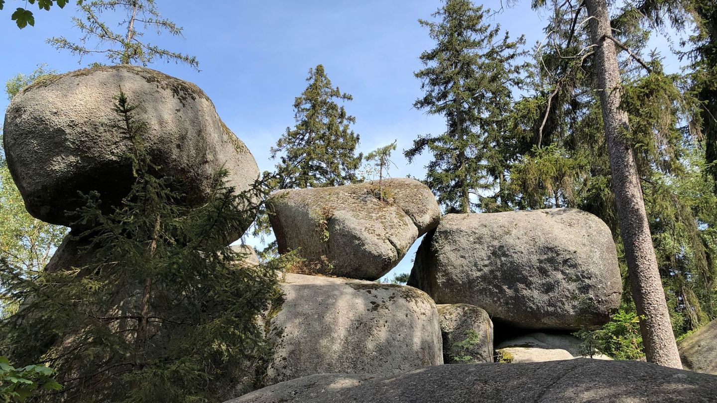Die Granitfelsen beeindruckten einst auch Goethe. (Archivbild) Foto: Kathrin Zeilmann/dpa