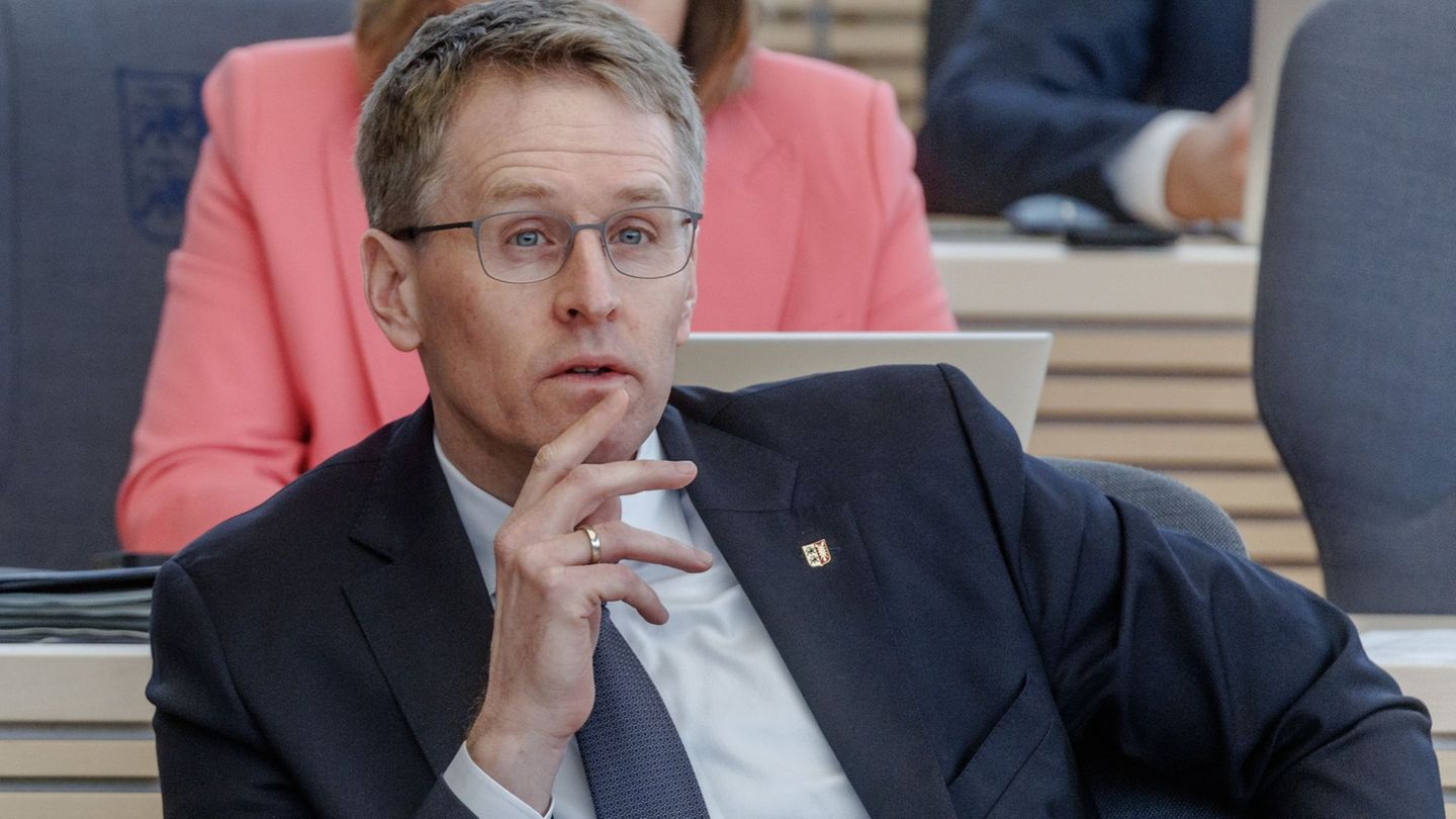 Ministerpräsident Daniel Günther (CDU) will mit Bundeswirtschaftsministerin Katherina Reiche (CDU) auch über die Häfen sprechen.