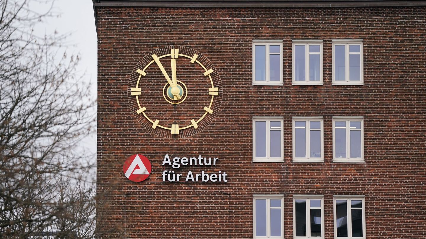 Im Januar sind in Hamburg 97.264 Menschen arbeitslos gemeldet gewesen. Foto: Marcus Brandt/dpa