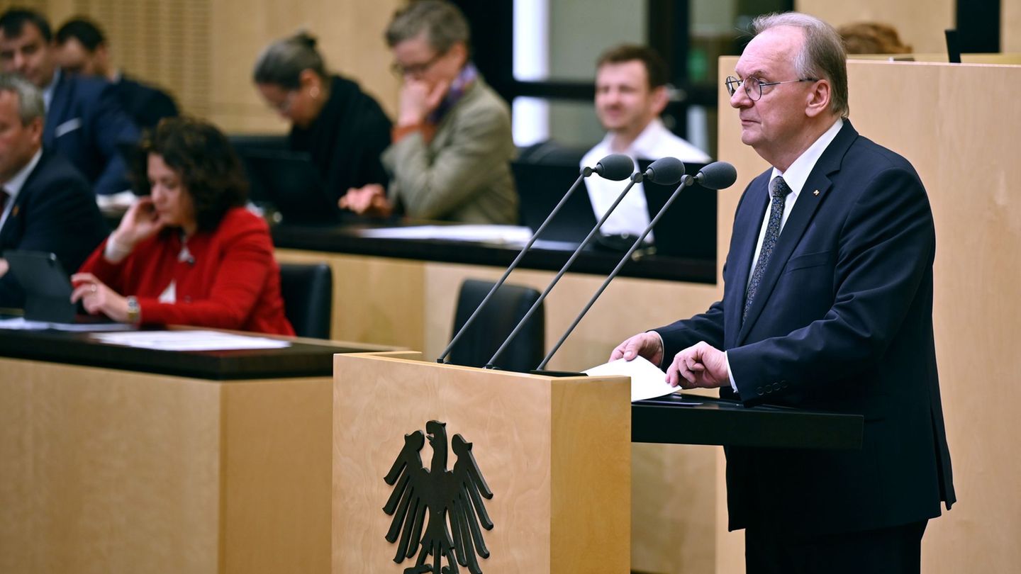 Sachsen-Anhalts geschiedener Regierungschef Reiner Haseloff (CDU) war zuletzt der dienstälteste Ministerpräsident im Bundesrat.