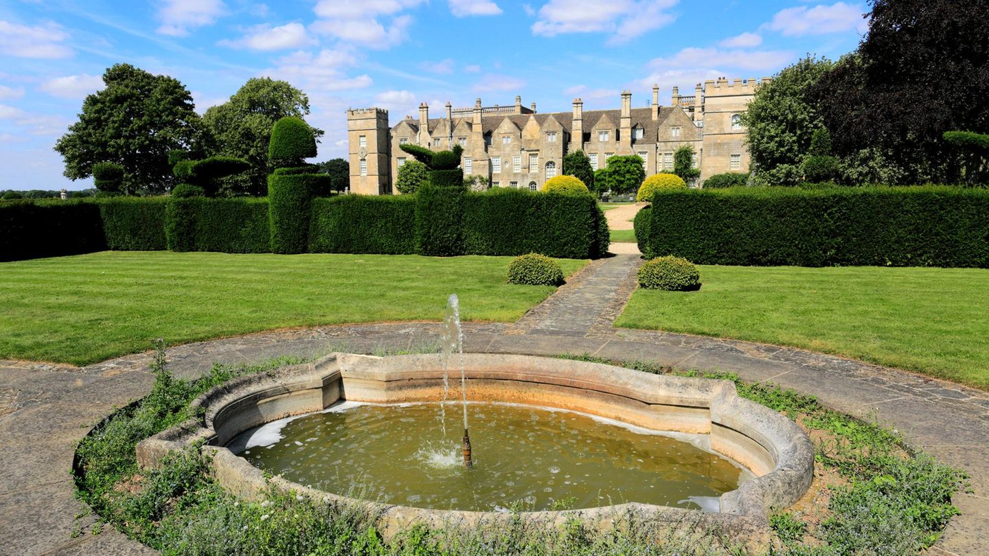Bridgerton Grimsthorpe Castle Lincolnshire