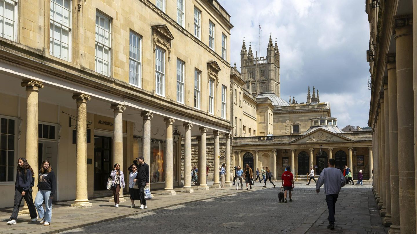 Bridgerton Bath Street