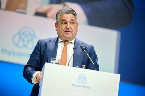 Thyssenkrupp-Chef López wirbt bei den Aktionärinnen und Aktionären für die neue Unternehmensstrategie "Aces 2030". Foto: Bernd T