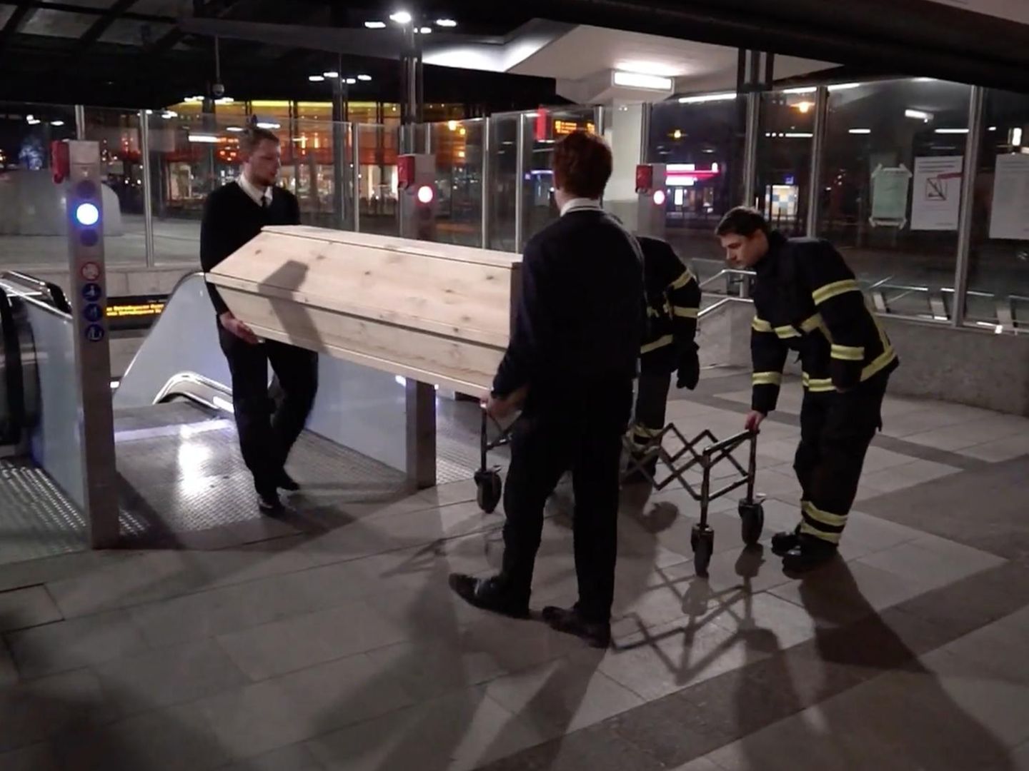 Hamburg: U-Bahn überrollt zwei Menschen – Mordkommission ermittelt |  STERN.de