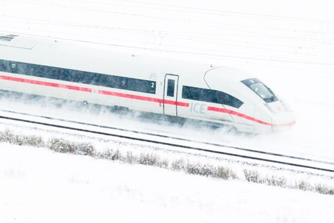 Mecklenburg-Vorpommern kämpft um die schnelle Bahnverbindung am frühen Morgen von Rostock über Schwerin nach Hamburg. (Symbolbil