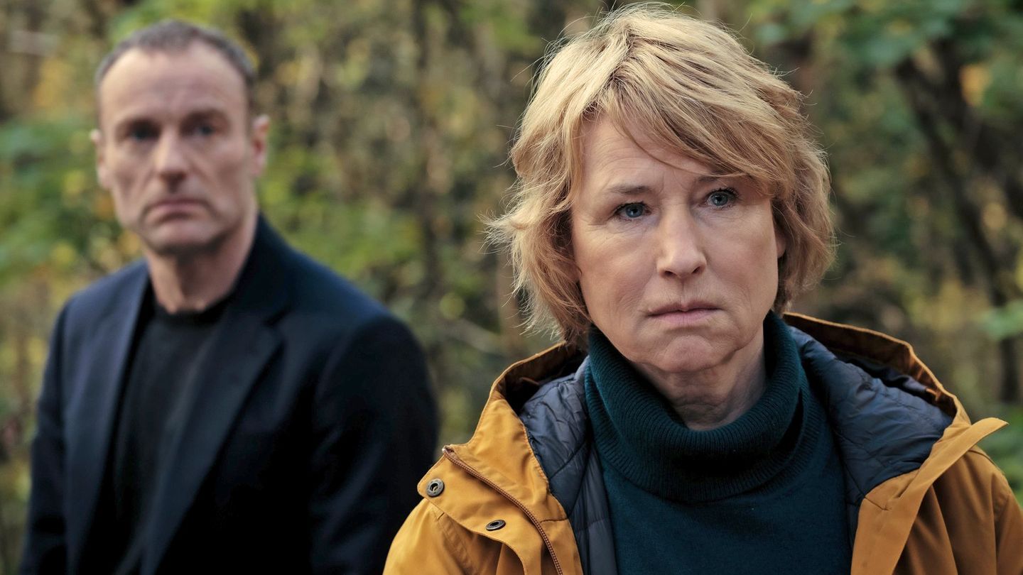 Abschied im Wald? Susanne Bonard (Corinna Harfouch) und Robert Karow (Mark Waschke) ermitteln das letzte Mal gemeinsam im "Tatort" Berlin. Susanne Bonard geht nach nur fünf Episoden in Rente.
