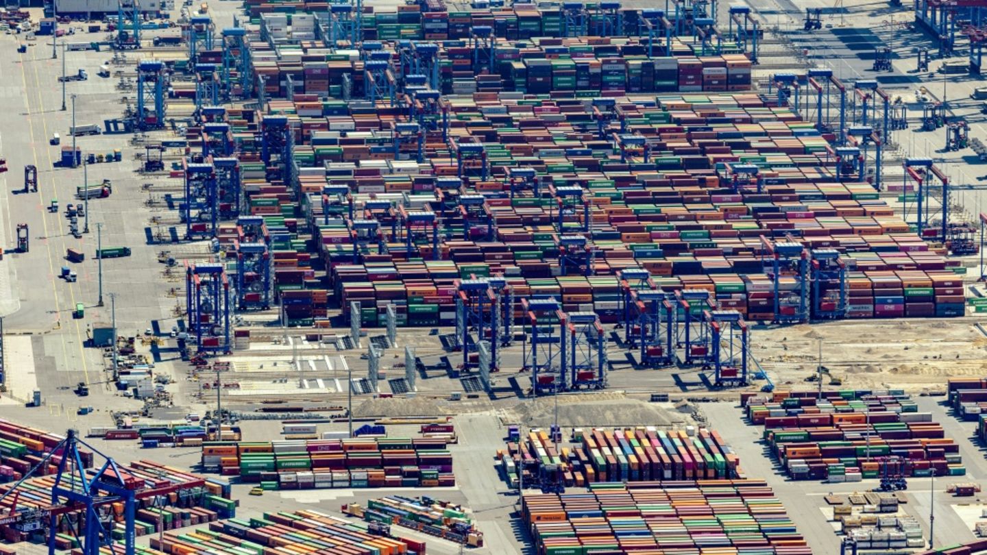 Container im Hamburger Hafen