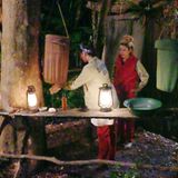 Später ist Ariel aber wieder ganz die Alte und sorgt für schlechte Stimmung. Eva hat sich länger mit Patrick unterhalten, das hat die 22-Jährige beobachtet, nun macht sie sich ihren eigenen Reim darauf. Bei den Toiletten redet sie Samira ein, es habe sich um einen Flirt gehandelt. "Sie weiß schon, dass sie wieder dasselbe macht", hetzt die Schweizerin. Dabei hat Eva nur versucht, den geknickten Patrick etwas aufzubauen