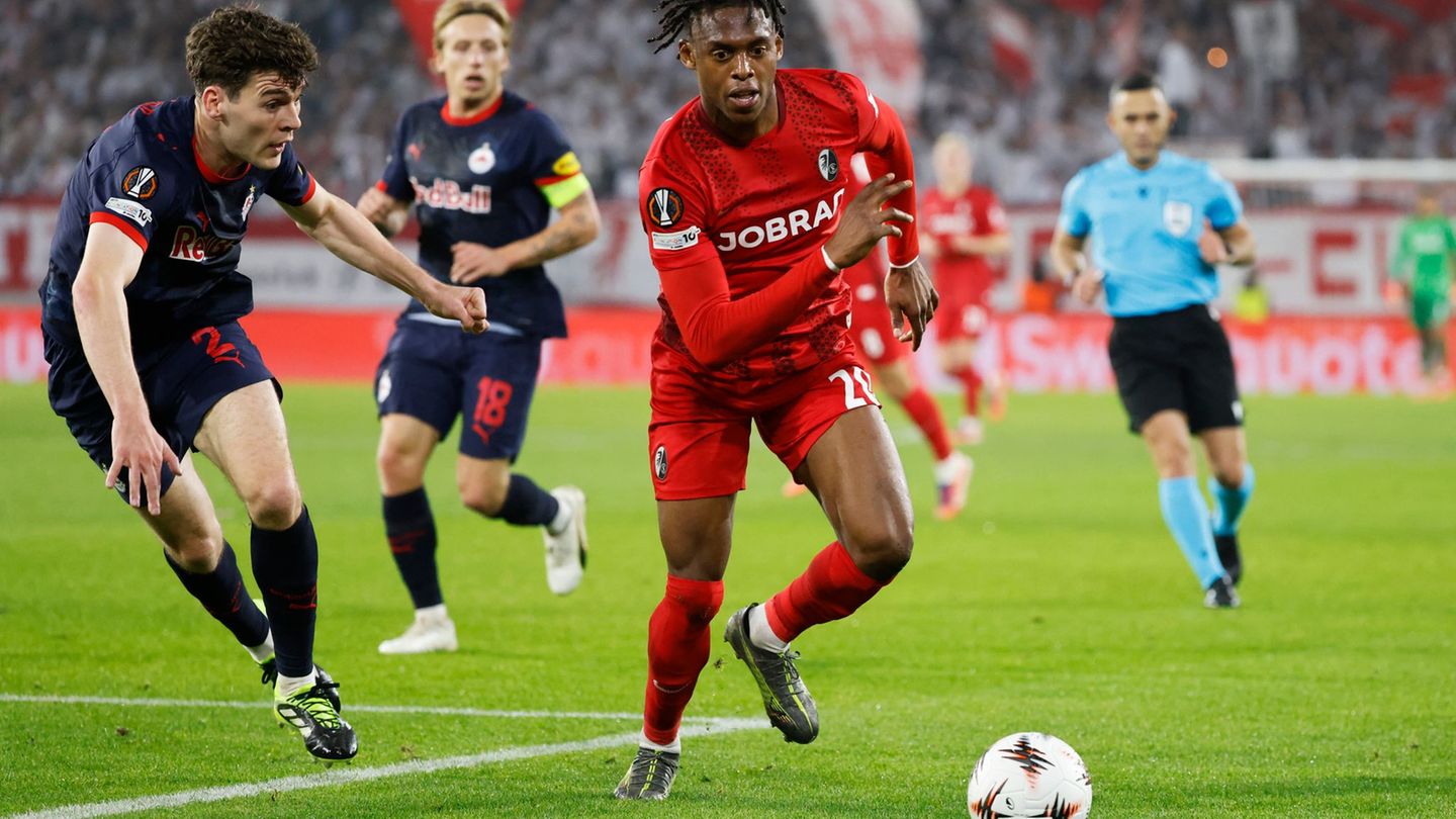 Jacob Rasmussen (l) spielt künftig für den 1. FC Kaiserslautern. (Archivbild) Foto: Philipp von Ditfurth/dpa