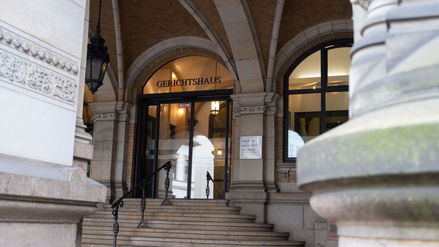 Das Landgericht Bremen verhandelt erneut einen Prozess um einen Kopfschuss. (Symbolbild) Foto: Alicia Windzio/dpa