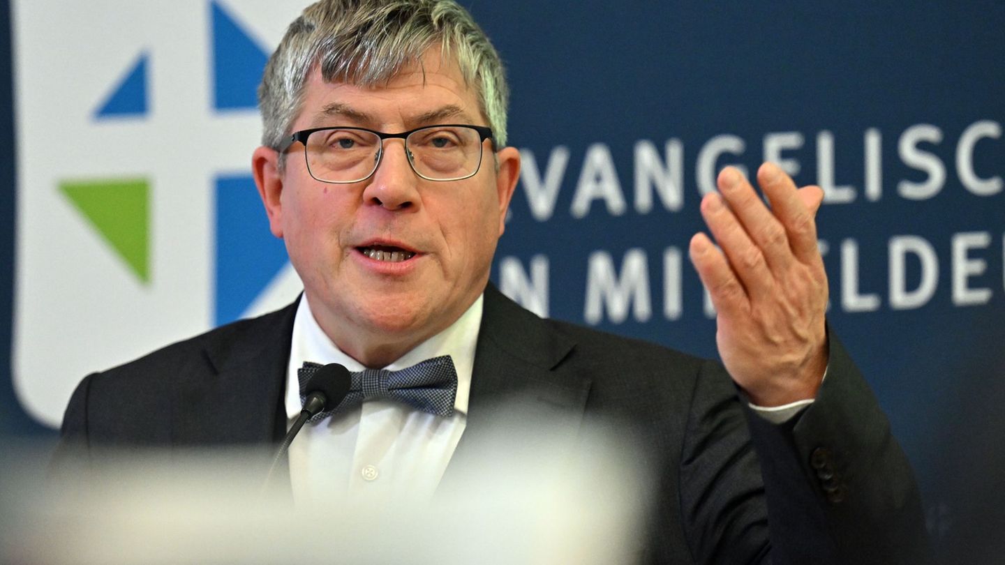 In einem Projekt der Evangelischen Kirche in Mitteldeutschland und der Ökumenischen Akademie Ostthüringen werden vor der Landtag