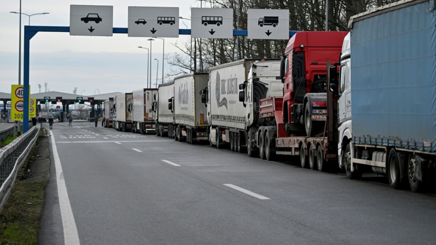 Lkw-Blockade an der EU-Außengrenze in Serbien