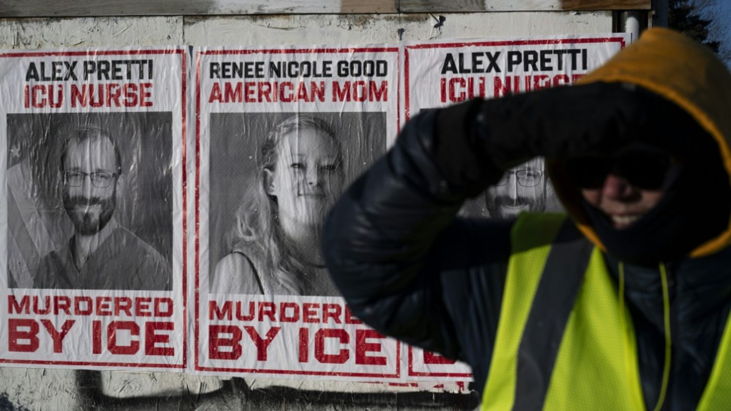 Protestplakate gegen ICE