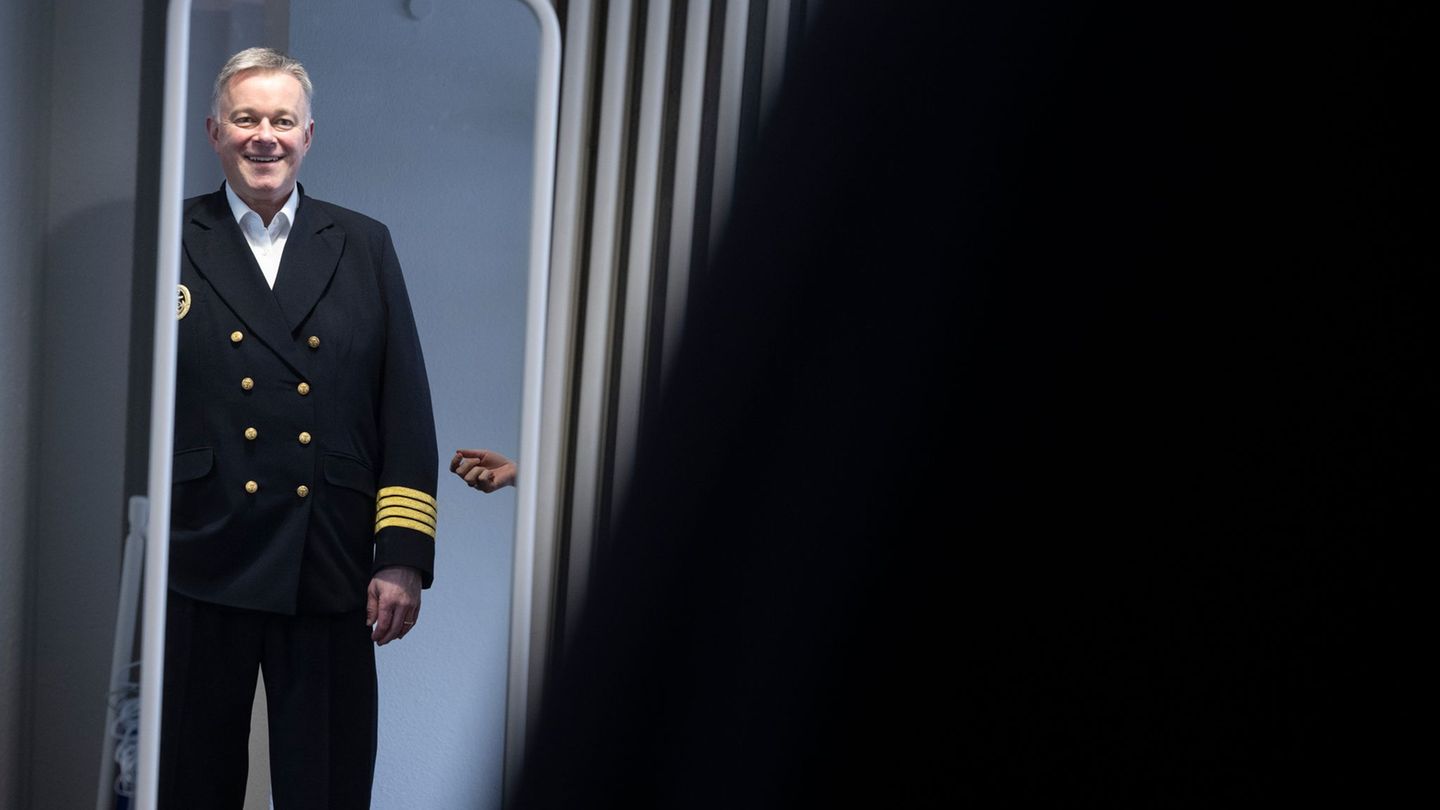 CDU-am-Steuerrad-Wahlkampf-im-Karneval-Schnieder-geht-als-Kapit-n