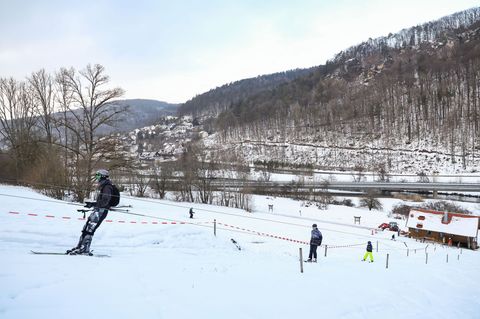 Der Lift in Wiesenttal im Landkreis Forchheim kann nun in diesem Jahr wieder laufen. Foto: Daniel Löb/dpa