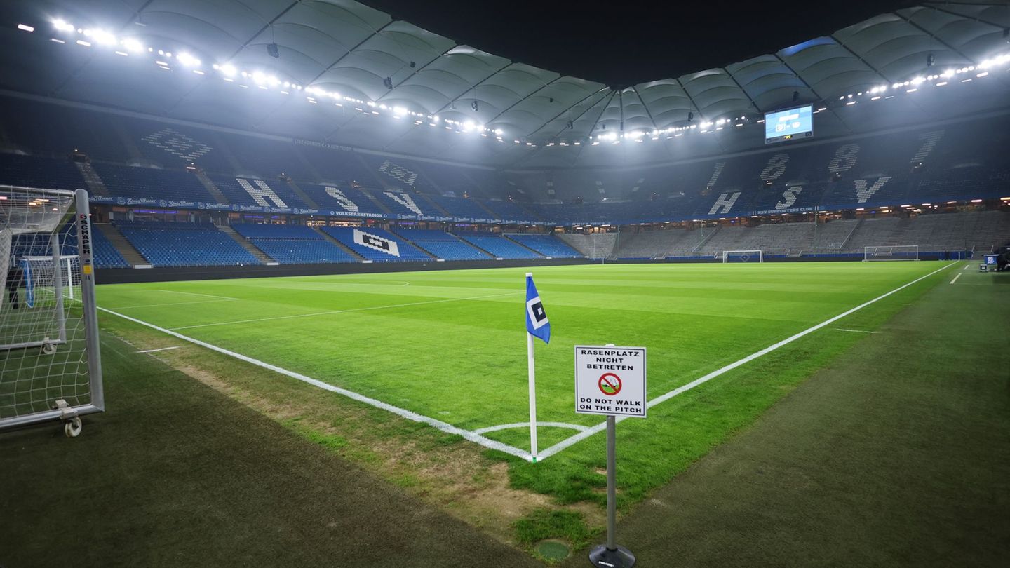 Soll größer werden: das Hamburger Volksparkstadion. (Archivbild) Foto: Christian Charisius/dpa