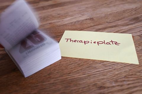 Viele mental Erkrankte müssen in Deutschland lange auf einen Therapieplatz warten. (Symbolbild) Foto: Katharina Kausche/dpa