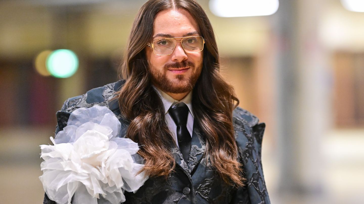 Riccardo Simonetti besuchte die Show von Kilian Kerner. Foto: Sebastian Christoph Gollnow/dpa