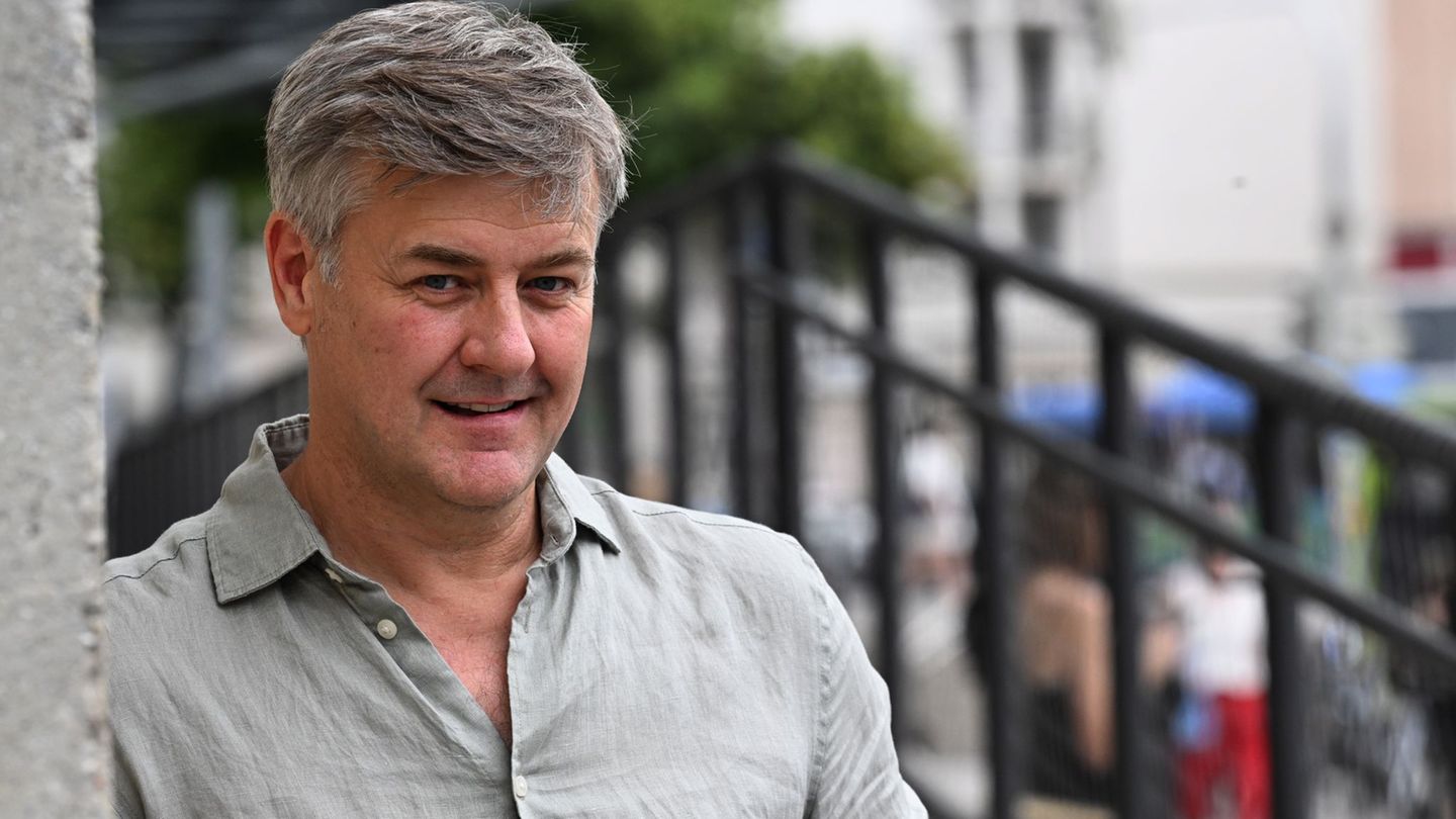 CSU-Inszenierung-im-Bierzelt-Mittermeier-kritisiert-Wurstpolitik-und-Geschrei-