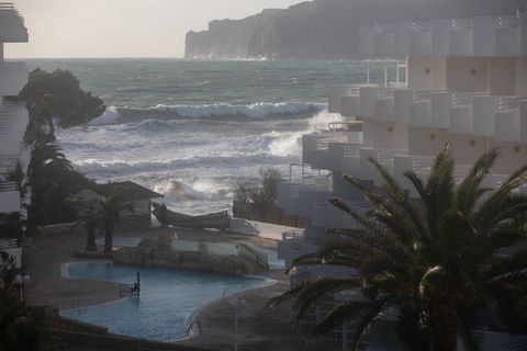 Nach dem Sturm können sich die Menschen auf Mallorca auf ein ruhigeres Wochenende mit Sonne freuen. Nächste Woche soll es wieder