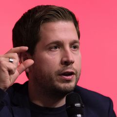 Kevin Kühnert ist für kleinere Altersbezüge für Abgeordnete. (Archivbild) Foto: Sebastian Willnow/dpa