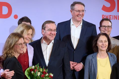 Zum Auftakt der Wahlkampftour des Ministerpräsidenten gibt es Unterstützung vom Bundesverteidigungsminister. Foto: Thomas Frey/d