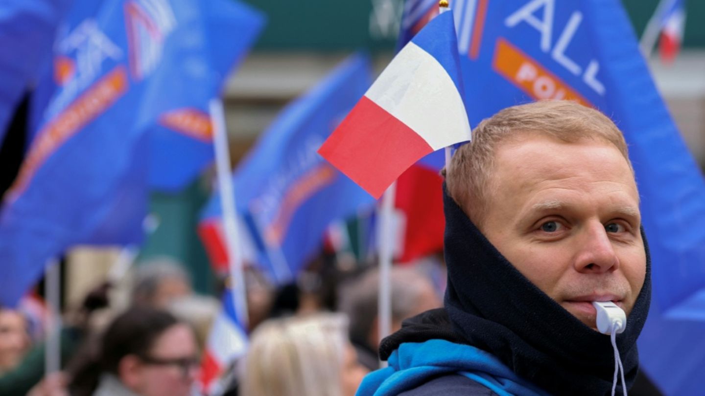 Demonstration für die Polizei in Paris