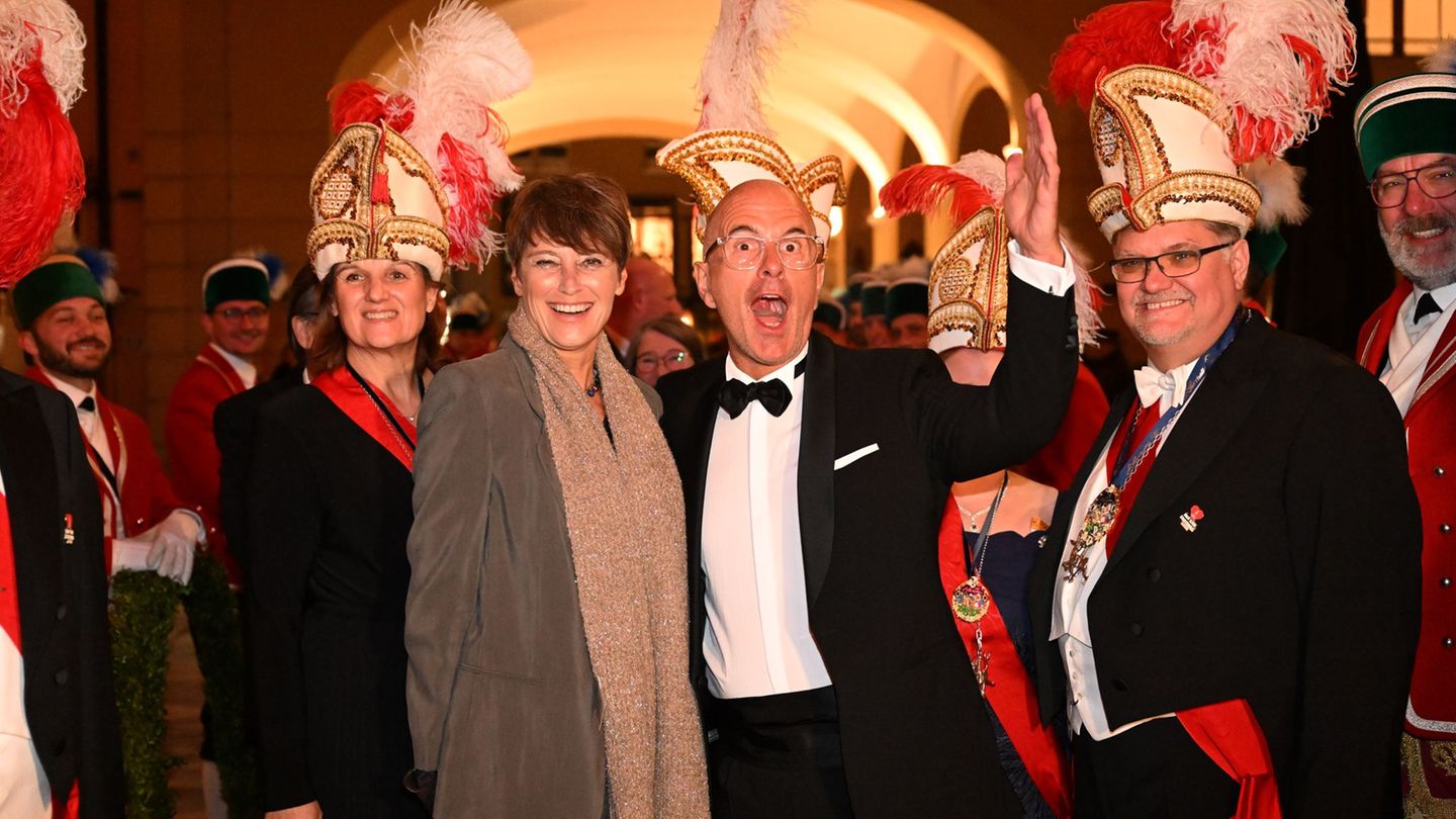 Schauspieler Christoph Maria Herbst kam zusammen mit seiner Frau Gisi zum Ball "Soirée Münchner Leben". Foto: Felix Hörhager/dpa