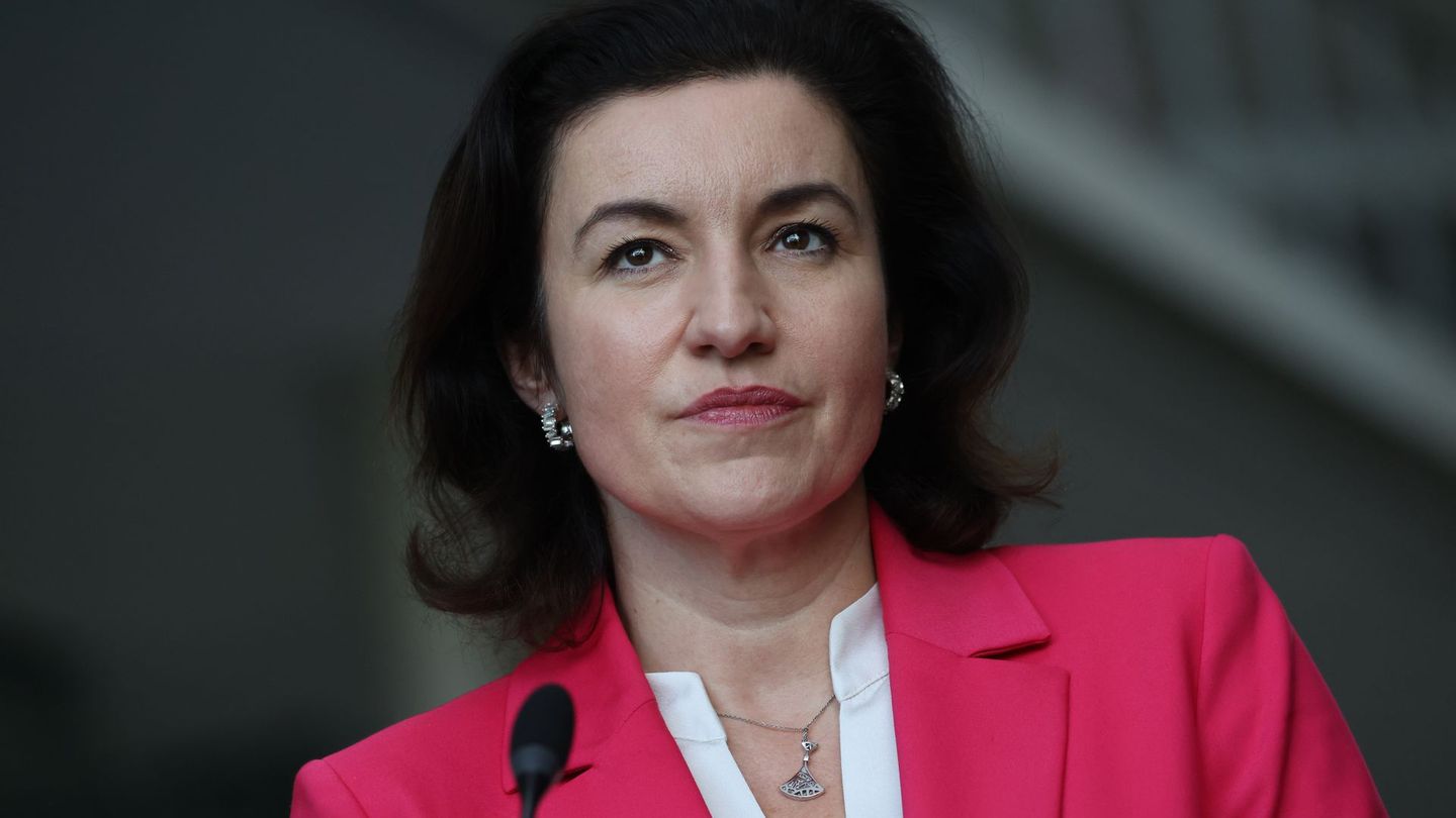 Die Bundesministerin für Forschung, Technologie und Raumfahrt, die CSU-Politikerin Dorothee Bär bekommt den diesjährigen "Orden wider den tierischen Ernst" verliehen.