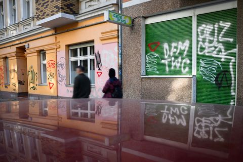 Die Staatsanwaltschaft hat Hunderte neue Verfahren wegen antisemitischer Straftaten, darunter Schmierereien, erfasst. (Symbolbil