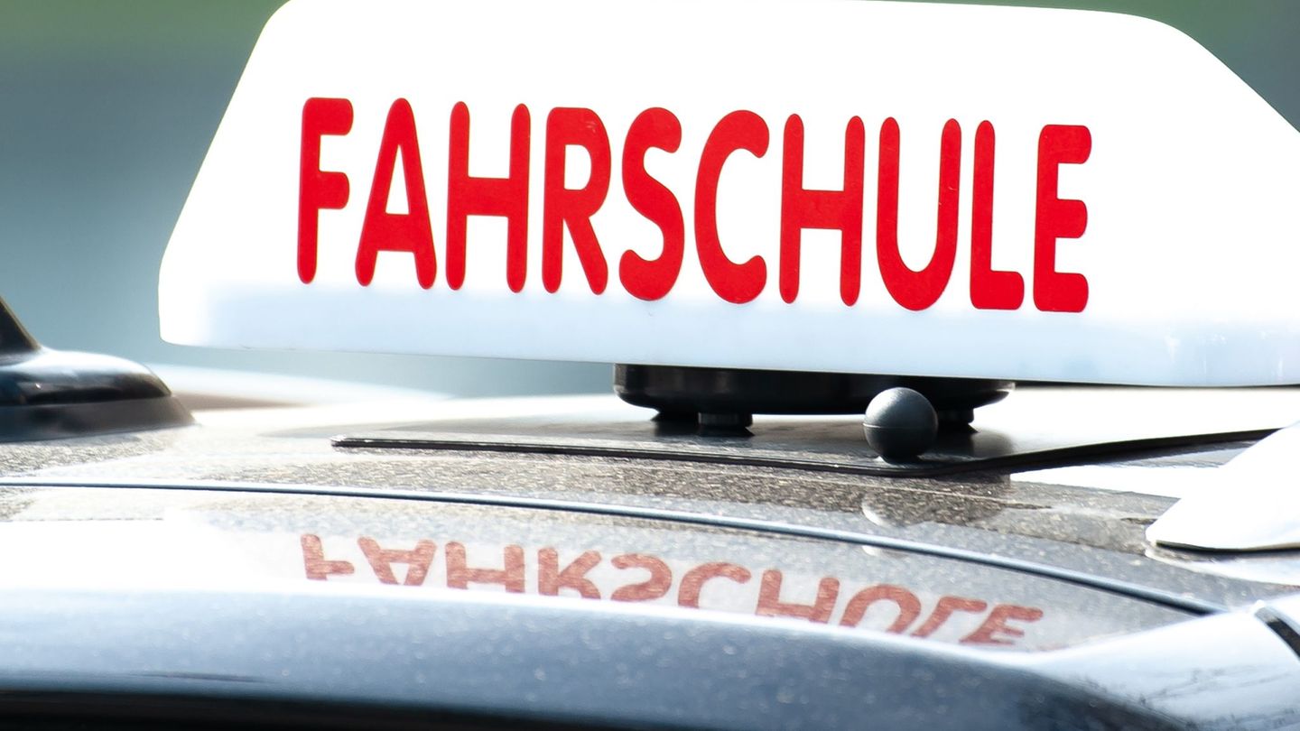 Die Reformpläne zur Führerscheinprüfung verunsichern die Branche. (Symbolbild) Foto: Swen Pförtner/dpa
