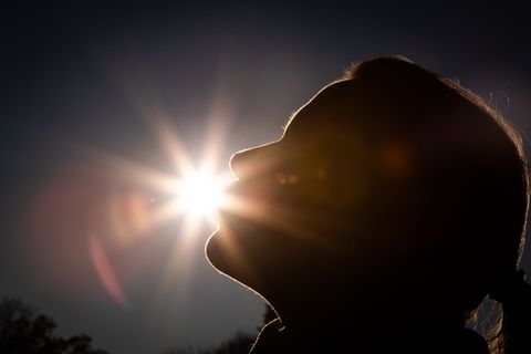 Über die Haut wird ein Großteil von Vitamin D im Körper gebildet. (Symbolbild) Foto: Friso Gentsch/dpa