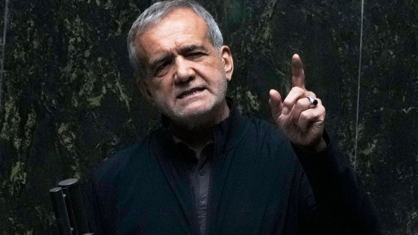 Irans Präsident Peseschkian spricht sich für eine diplomatische Lösung des Konflikts mit den USA aus. (Archivbild) Foto: Vahid S